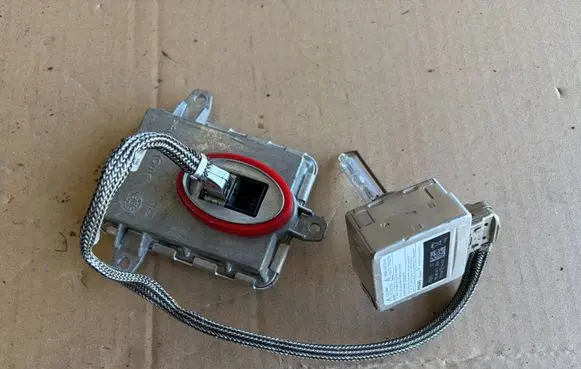 Opel Astra J Headlight ballast module Xenon 130732931600