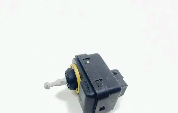 Nissan Note (E11) Headlight level adjustment motor 89028944