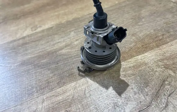 Land Rover Discovery 5 AdBlue injector FPLA189E3AB