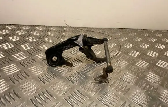 Headlight/headlamp level sensor