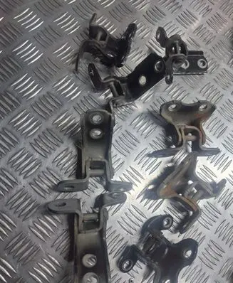 Toyota RAV 4 (XA40) Front door hinge set 