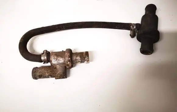Volkswagen Golf II Engine coolant pipe/hose 191819911A
