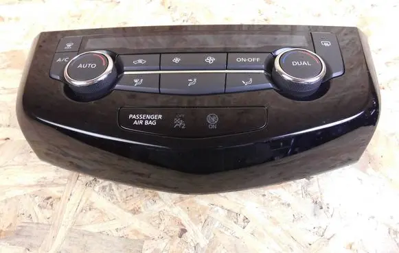Nissan X-Trail T32 Air conditioning/heating control unit 275004EA0A