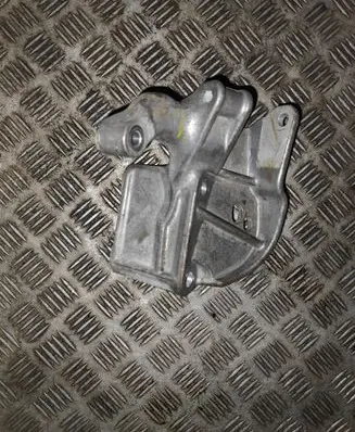 Volvo S90, V90 Engine mounting bracket 31480515