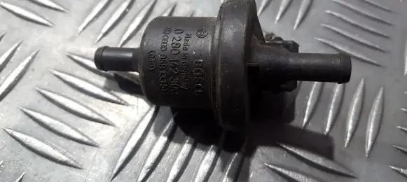 Volkswagen PASSAT B5 Valve vacuum 0280142300 058133517