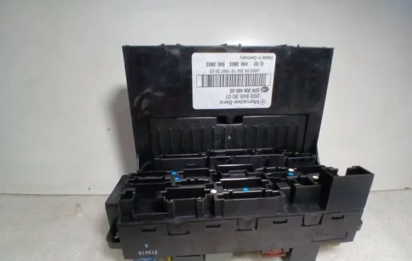 Mercedes-Benz C W203 Fuse box set 2035453001 5DK00848552