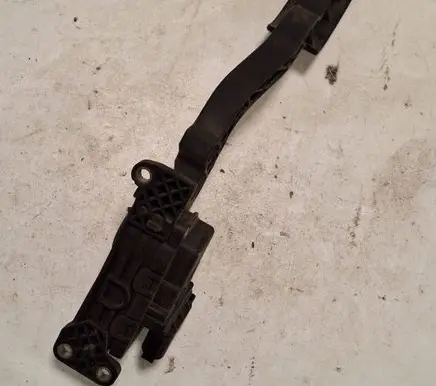 Ford C-MAX I Accelerator throttle pedal 6PV00864110 3M519F836AF 181104