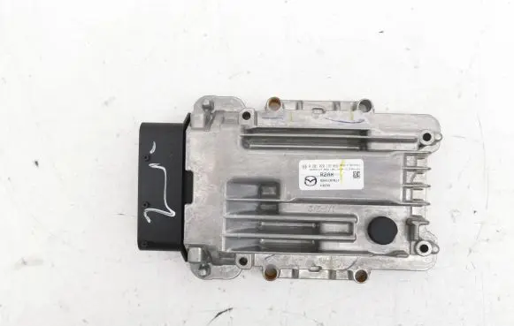 Mazda CX-7 Reducing agents exhaust control unit 0281020137 R2AX18701F
