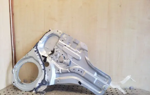 KIA Soul Rear window lifting mechanism without motor