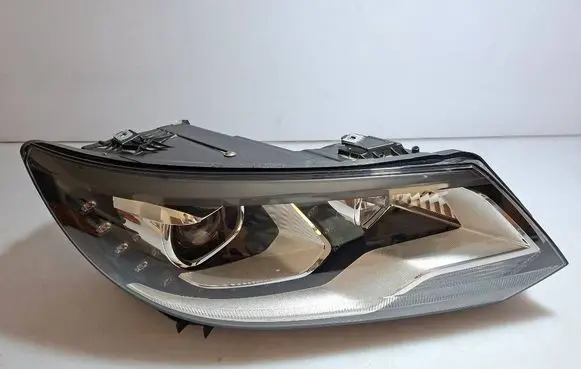 Volkswagen Tiguan Headlight/headlamp 5N1941754B 1ZS01074818 UM7024696