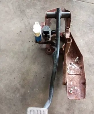 Volvo XC90 Brake pedal