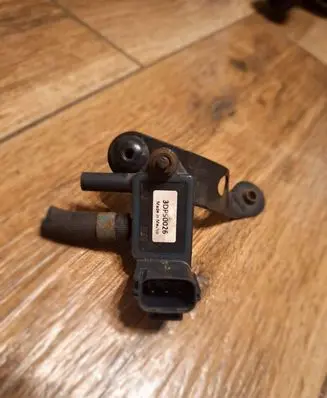 Ford Kuga II Exhaust gas pressure sensor AV61-5L200-AB