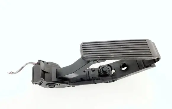 Mercedes-Benz E W211 Accelerator throttle pedal A2113000504 1293010382