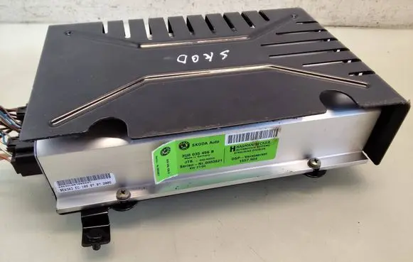 Skoda Superb B5 (3U) Sound amplifier 3U0035456B 0003821 1557904
