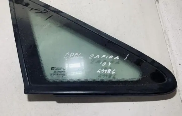 Opel Zafira A Front triangle window/glass 