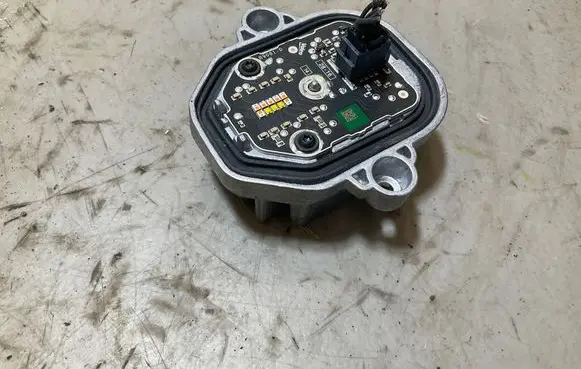 Volvo XC90 LED ballast control module ME911613