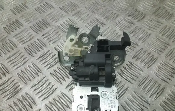Audi A4 S4 B8 8K Tailgate/trunk/boot lock/catch/latch 8K9827505A