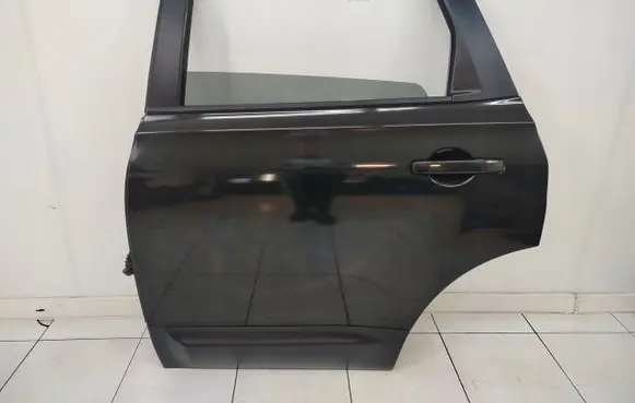 Nissan Qashqai+2 Rear door 