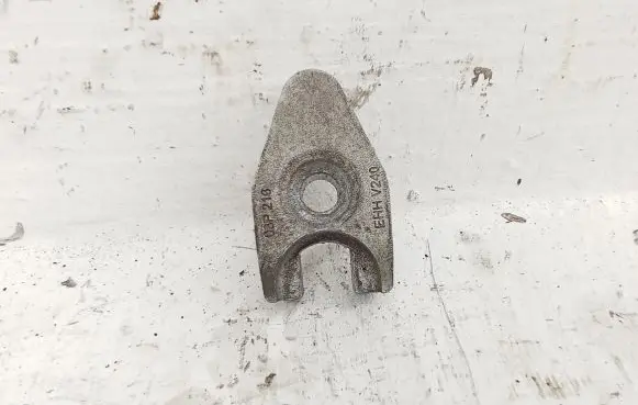 Skoda Roomster (5J) Fuel Injector clamp holder 03P216