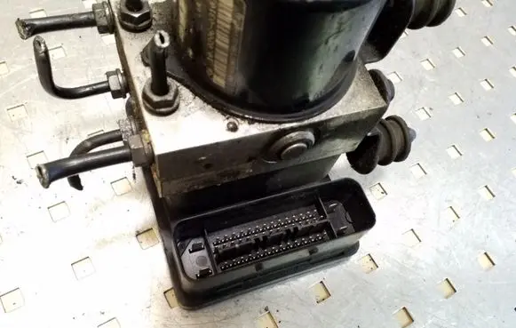 Skoda Superb B6 (3T) ABS Pump 3T0907379A 3T0614517