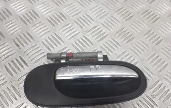 Nissan Almera Tino Front door exterior handle/bracket 