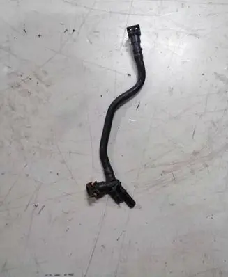 Toyota Highlander XU70 Fuel line pipe 