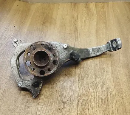 Mercedes-Benz C AMG W205 Front wheel hub A2054500