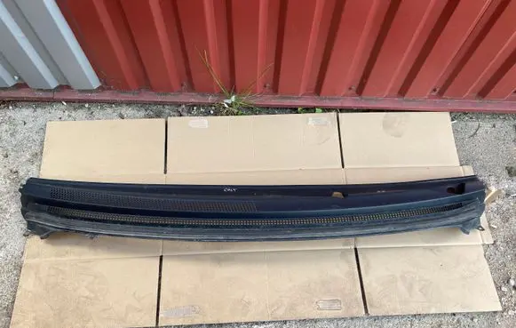 Mitsubishi Colt CZ3 Wiper trim MR7405A131