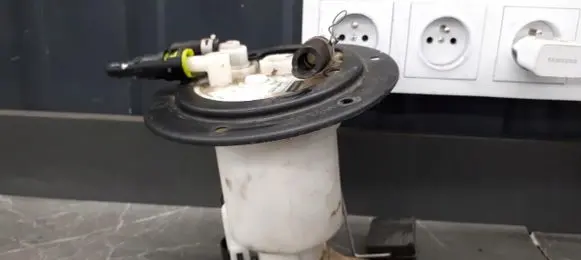 Suzuki Alto In-tank fuel pump 15100-68ka0