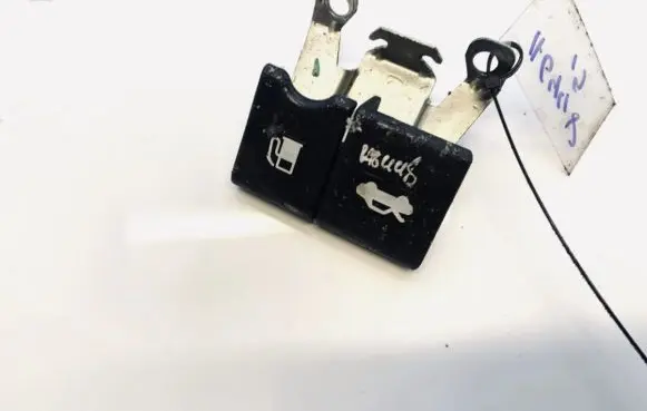 Engine bonnet (hood) release handle