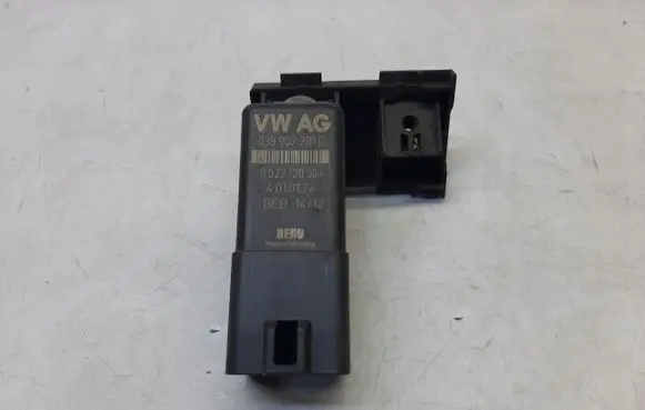 Volkswagen Caddy Glow plug pre-heat relay 038907281D