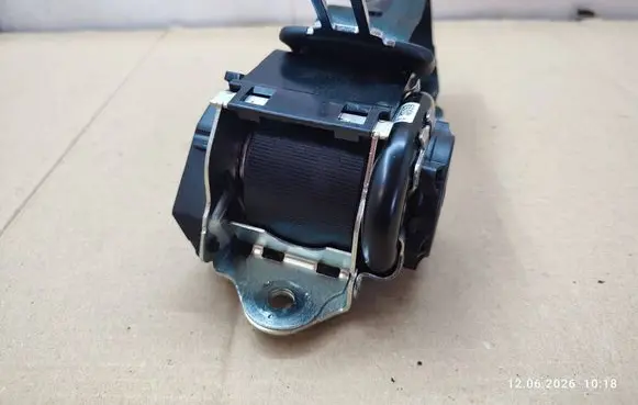 Jaguar XE Rear seatbelt 629858800D