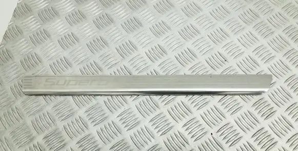 Skoda Superb B6 (3T) Side skirt front trim 