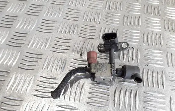 Toyota Corolla Verso E121 Vacuum valve 2586064140 1846003600