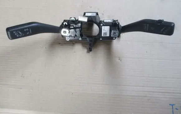 Volkswagen Golf VI Central console control unit 5K0953501CD