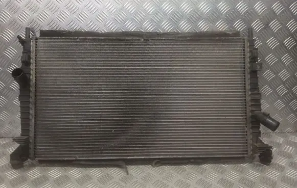 Ford Focus Radiator set 3M5H-8005-TL