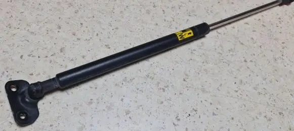 Lexus CT 200H Tailgate/trunk strut/damper