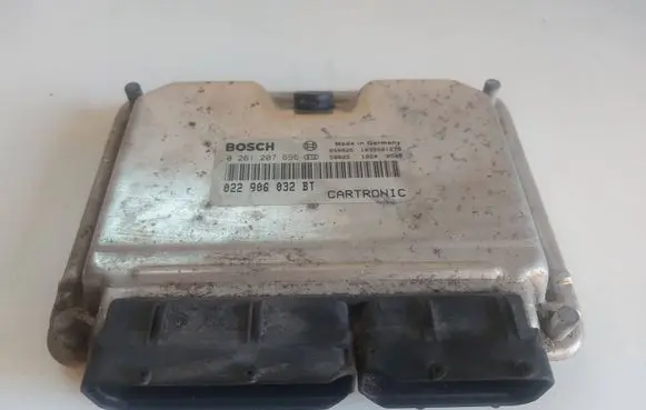 Porsche Cayenne (9PA) Engine control unit/module 0261207696 022906032BT