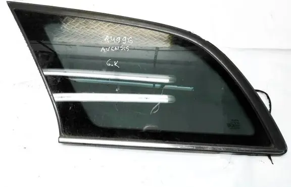 Toyota Avensis T250 Rear side window