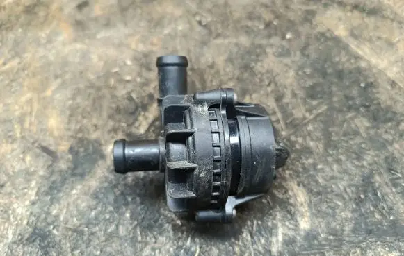Volkswagen ID.3 Electric auxiliary coolant/water pump 1EA965567