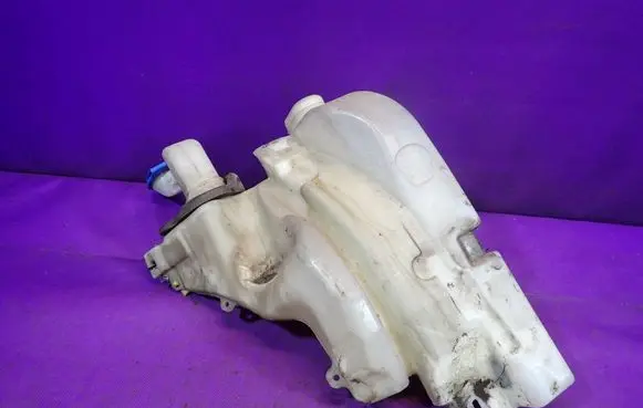Audi A8 S8 D3 4E Windshield washer fluid reservoir/tank 