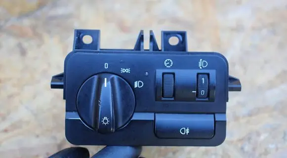 BMW 3 E46 Tailgate/trunk/boot open switch BMW6907944
