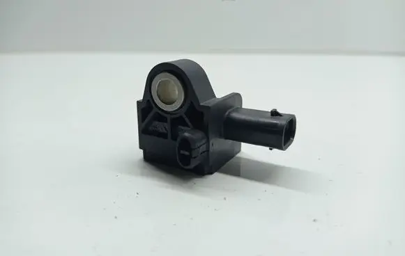 Chrysler Pacifica Airbag deployment crash/impact sensor 68185746AA 03F8B 6152