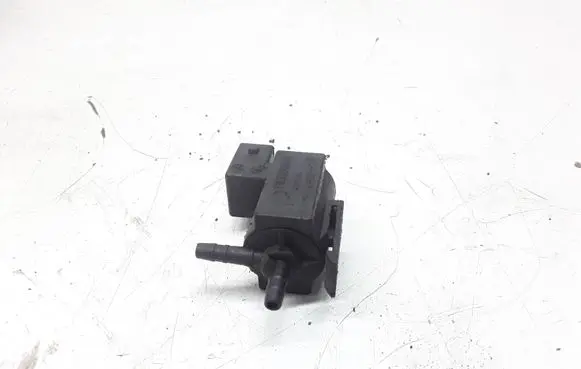 BMW X5 E53 Vacuum valve 72234100 1742712