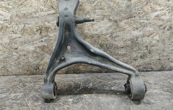Cadillac SRX Front lower control arm/wishbone 17082