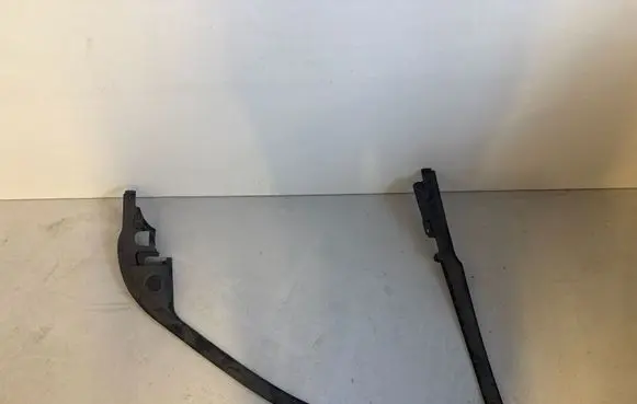 Dodge Durango Front door glass trim molding 5XL19DX9AA