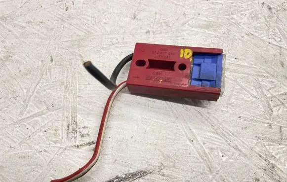 Audi A4 S4 B5 8D Fuse 8A0937530