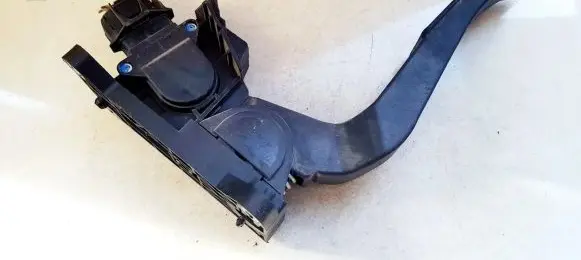 Mercedes-Benz Vito Viano W639 Accelerator throttle pedal 0281002561 A6393000604