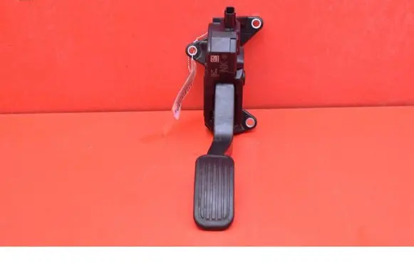 Toyota Corolla E10 Accelerator throttle pedal 78110-02211