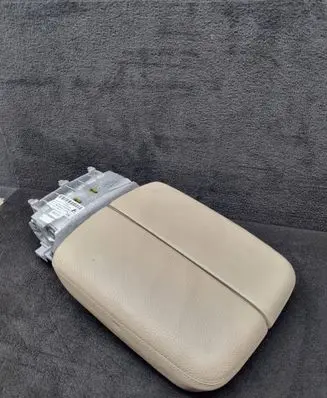 Audi Q7 4M Armrest 4M0864207A 4M0864207ACE2 4M0864207ACCE2